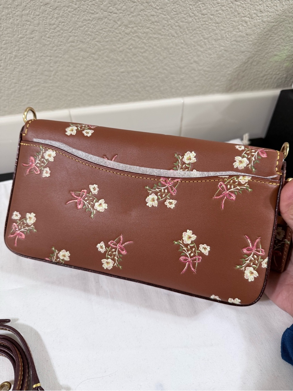 Coach 1941 dinky bow print brass/1941 saddle like new condition - Picture 5 of 12